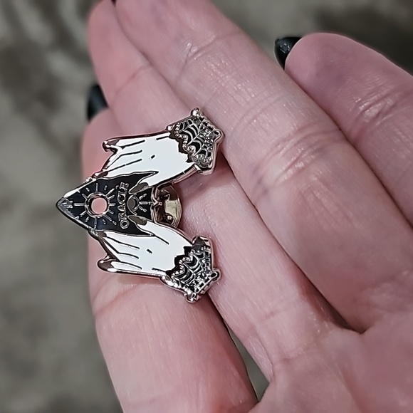 ♡ 3/$18 METAL ENAMEL LAPEL PIN Fortune-teller Gothic Witchy Ouija Gypsy Black - Picture 3 of 8